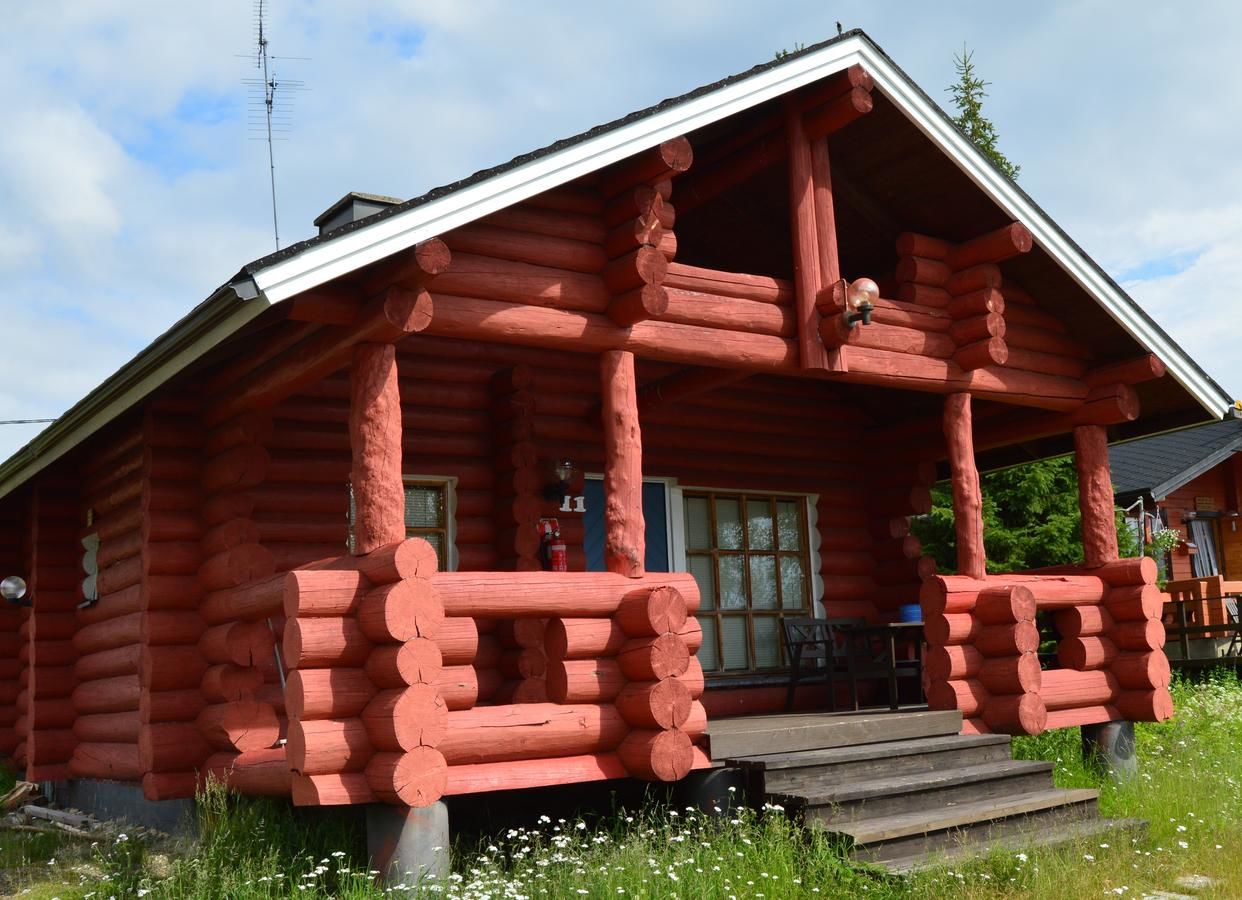 Комплексы для отдыха с коттеджами/бунгало Peurasuvannon Lomakylä Peurasuvanto